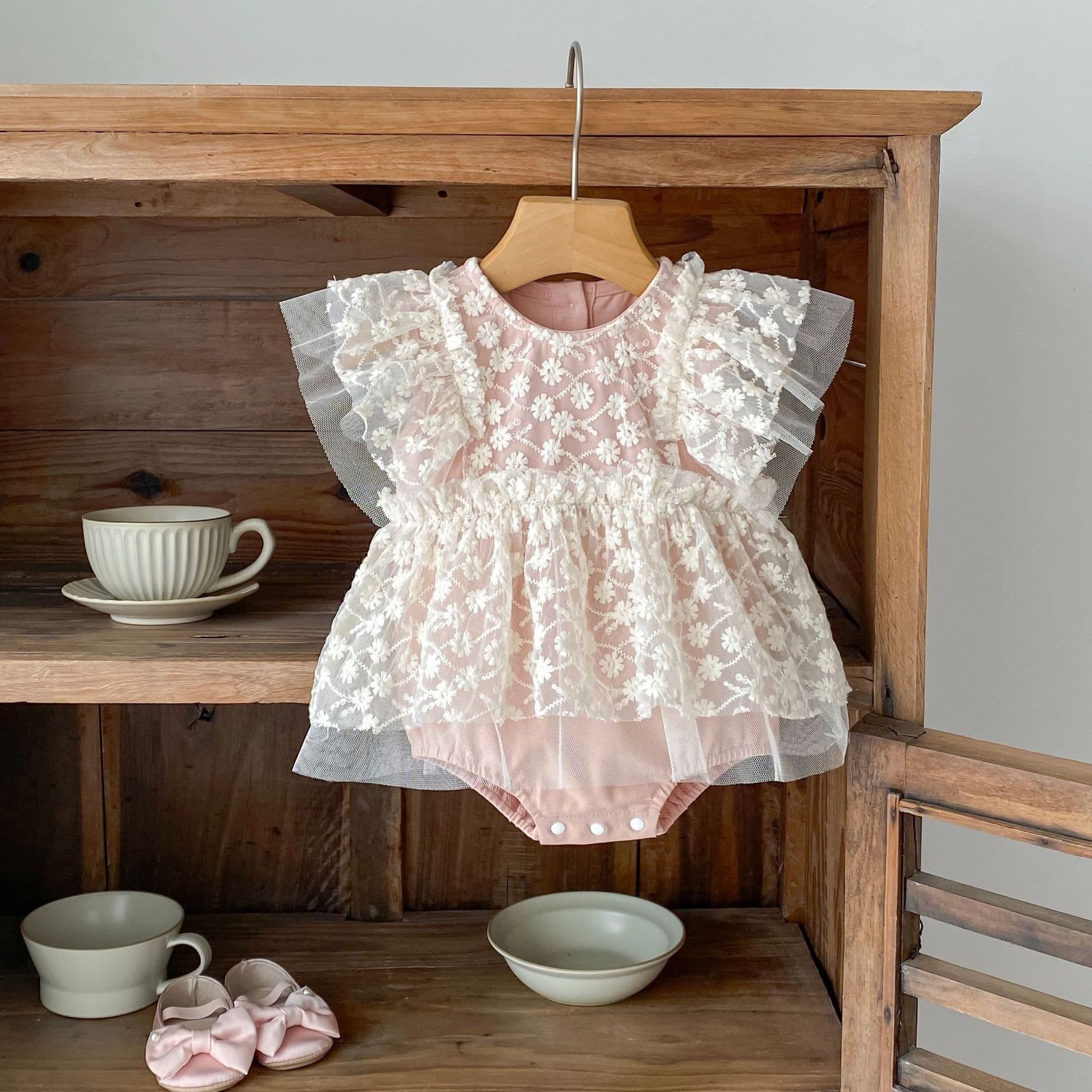 New baby summer short-sleeved fart clothing for baby girls, mesh dress, full-moon dress, 100-day clothing, rompers