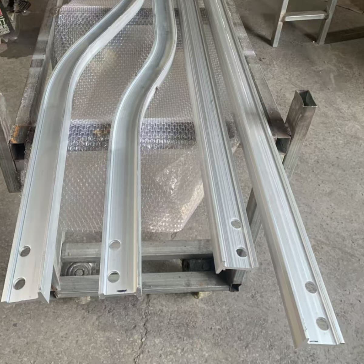 Iron tower teaching tower anti-fall device guide rail anti-fall ladder T-shaped track slider anti-fall device self-locking device