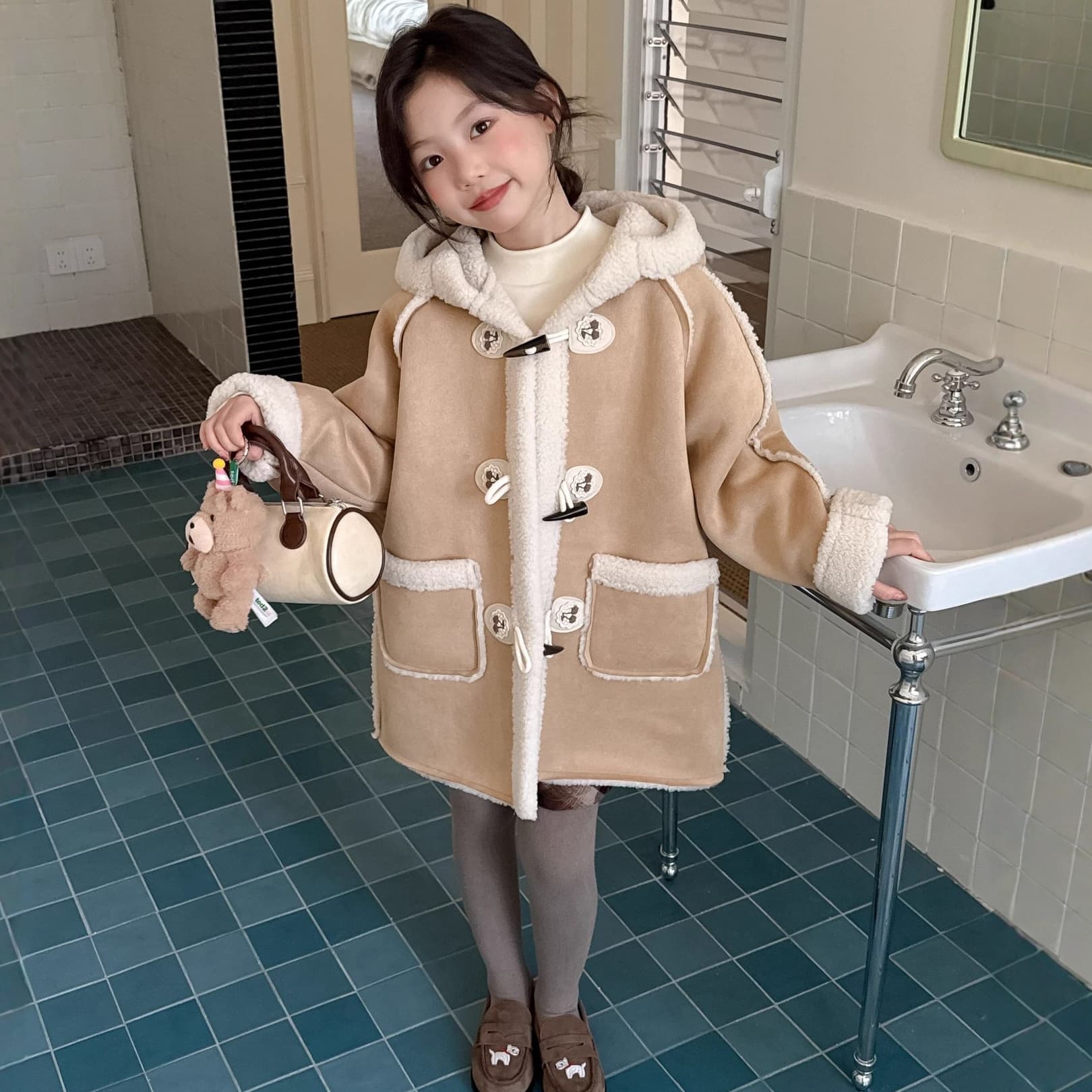 Children's Wear 2025 Winter Girls' Korean Style Hooded Fur Integrated Jacket, Children's Thickened Mid-Length Warm Jacket Top