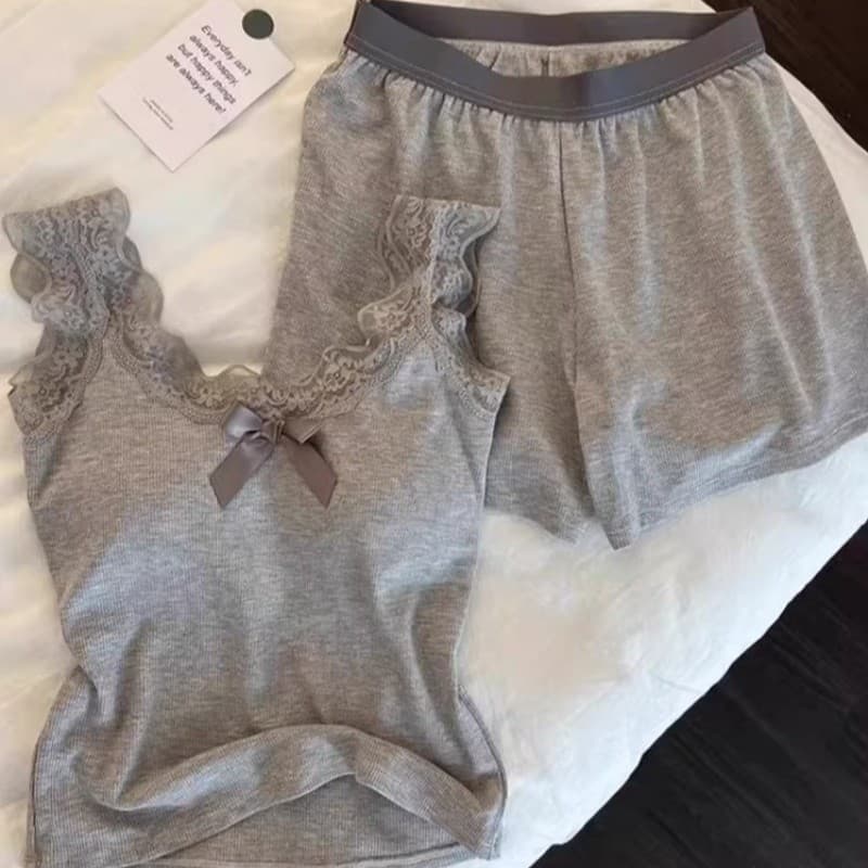 2026 Korean Version New Summer Trendy Sweet Gray Lace Camisole Pajama Set with Built-in Pads for Women, Loungewear Set