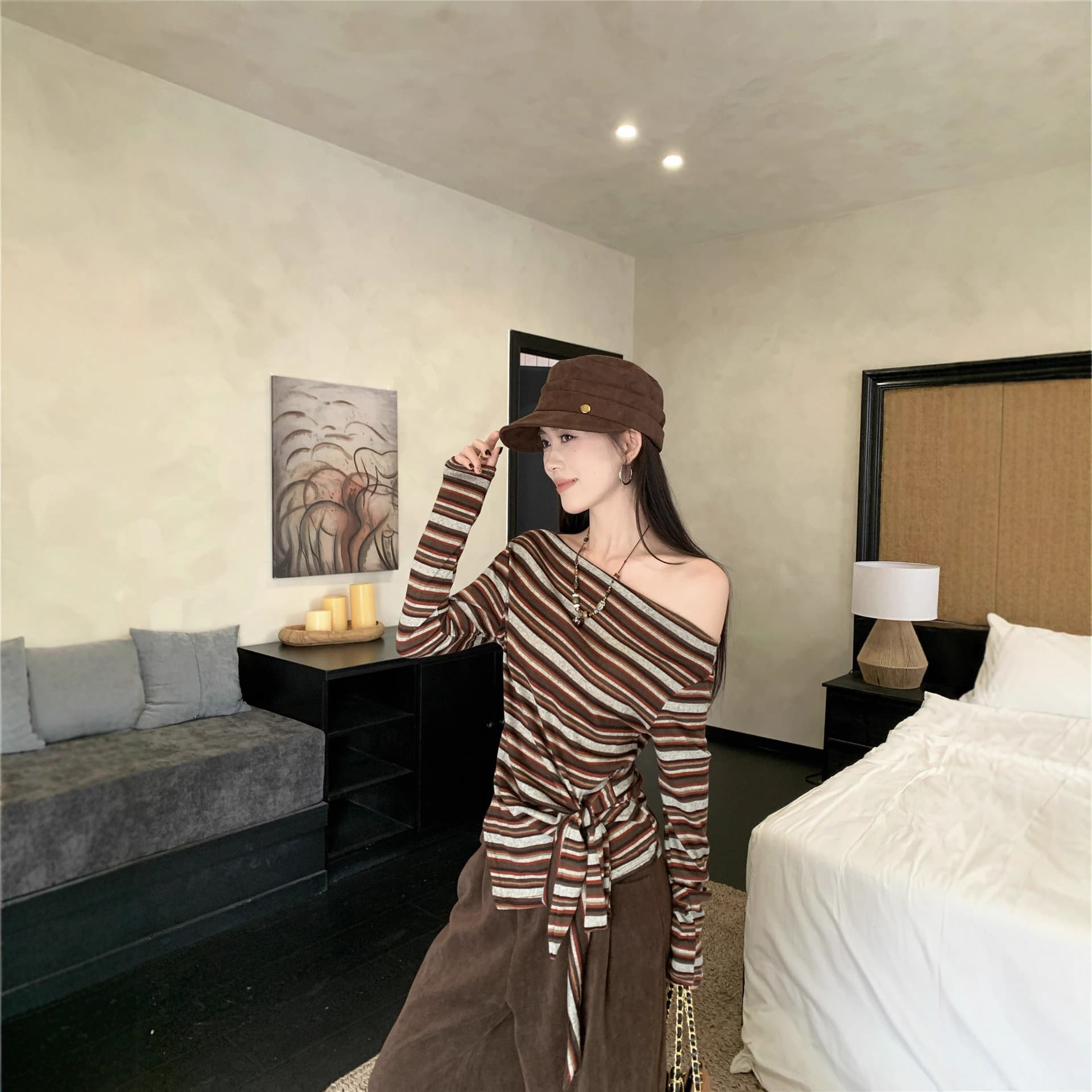 Korean-Style Elegant Striped One-Shoulder Long-Sleeve T-Shirt for Women, Early Autumn New Design, Slim Fit Off-Shoulder Top