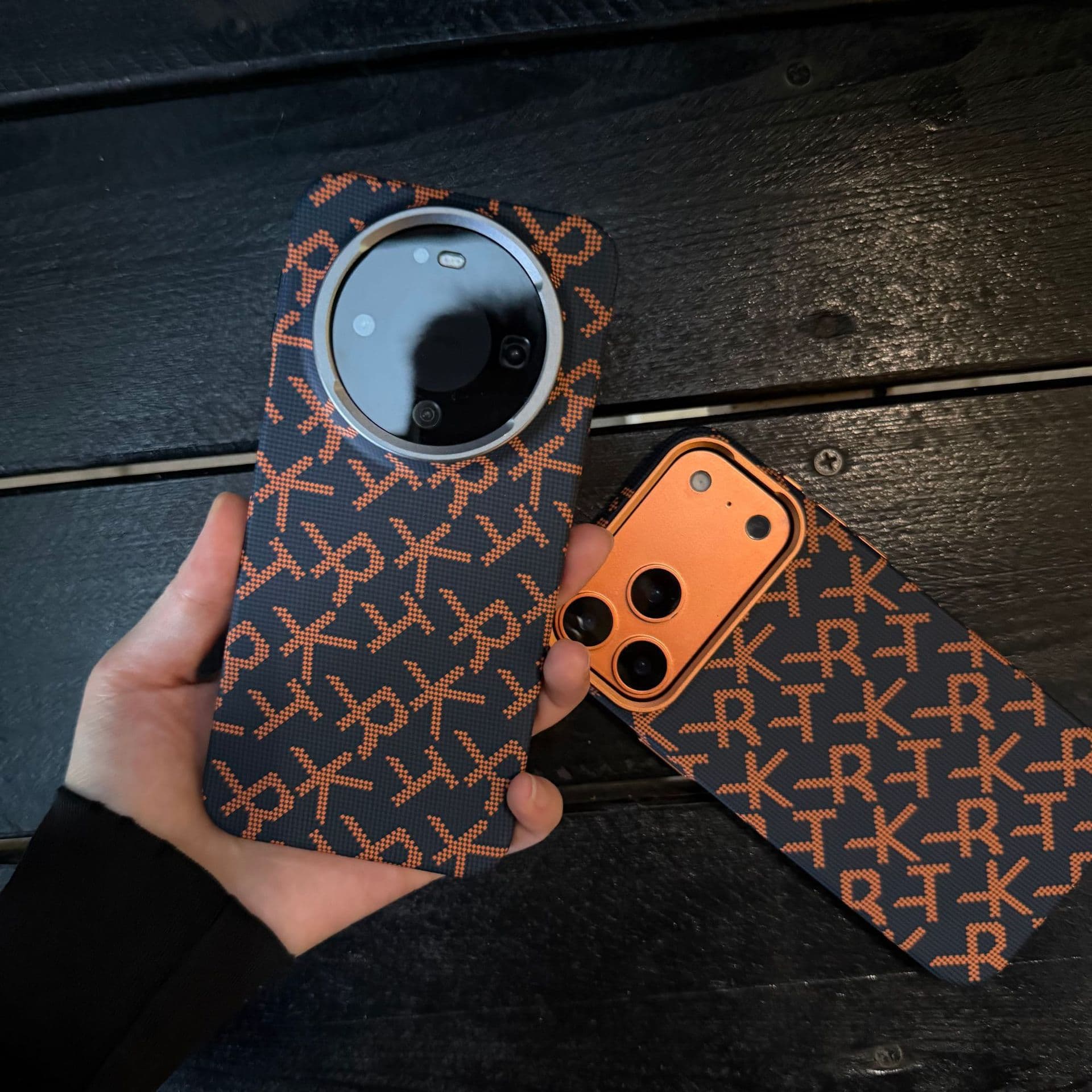 Compatible with iPhone 17 Pro Max Case Carbon Fiber Texture Water Transfer Lettering Apple 16 Metal Frame PC Cover