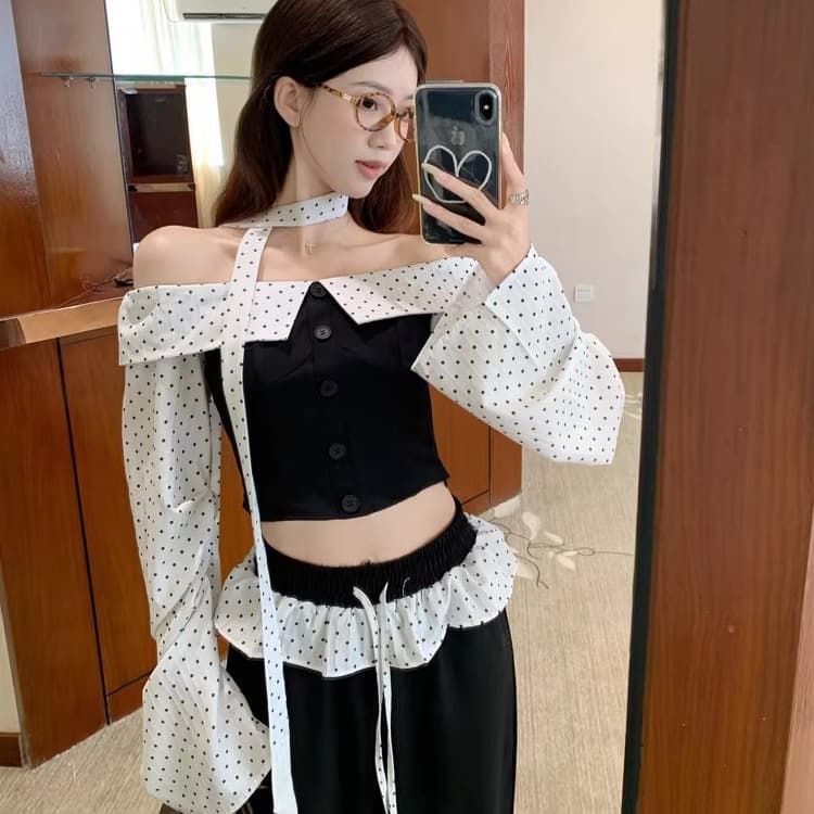 Pure and Sultry Off-Shoulder Polka Dot Patchwork Long-Sleeve T-Shirt for Women, Spring Outfit, Slim Fit, Short Length, Bare Shoulder Top
