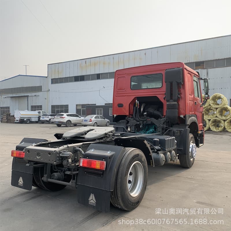 Long-term sale of Howo tractor, 4*2 tractor trailer head, 380HP port and terminal transport truck