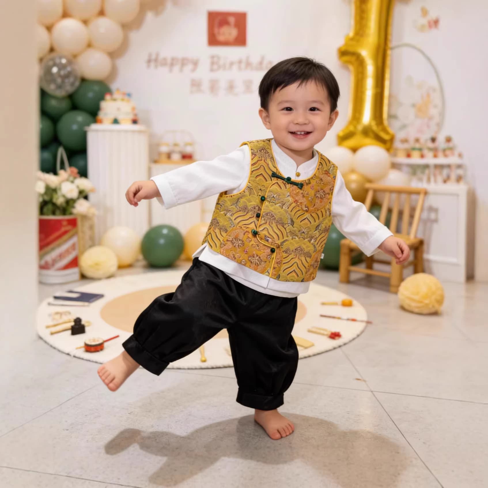 One-Year-Old Boy's New Chinese-Style Vest, Tang Suit Gold Vest for Baby Birthday and First Birthday Party Celebration Outfit