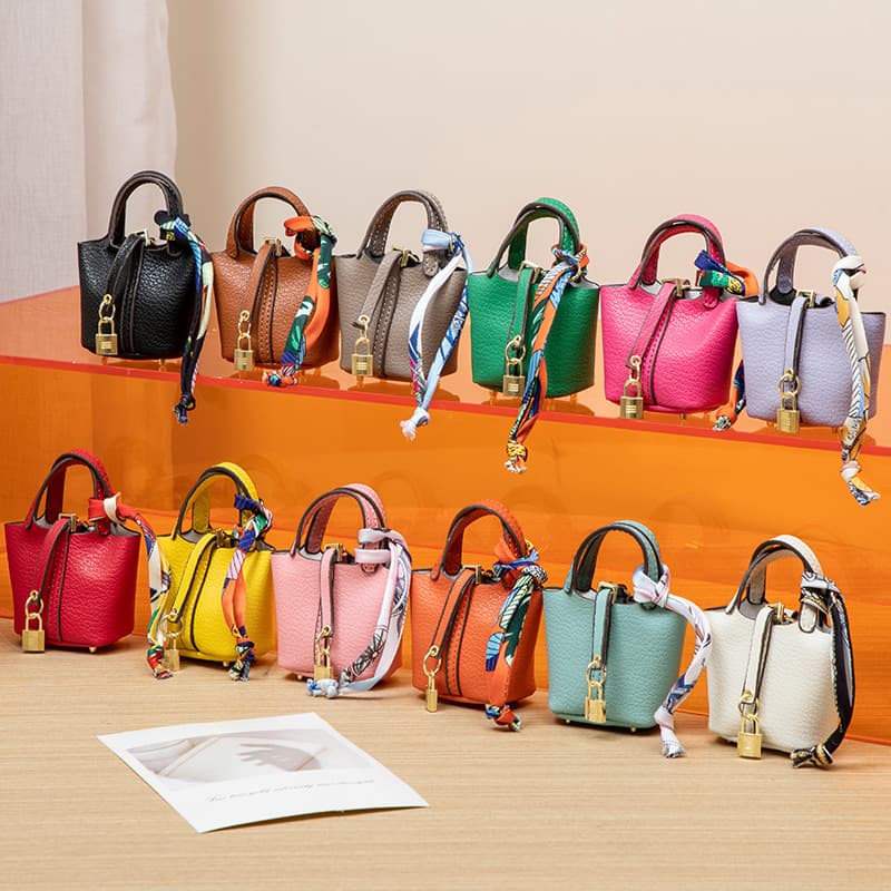 Wholesale Mini H-Style Basket Bag Keychain Car Hanging Ornament Mini Earphone Bag Pendant