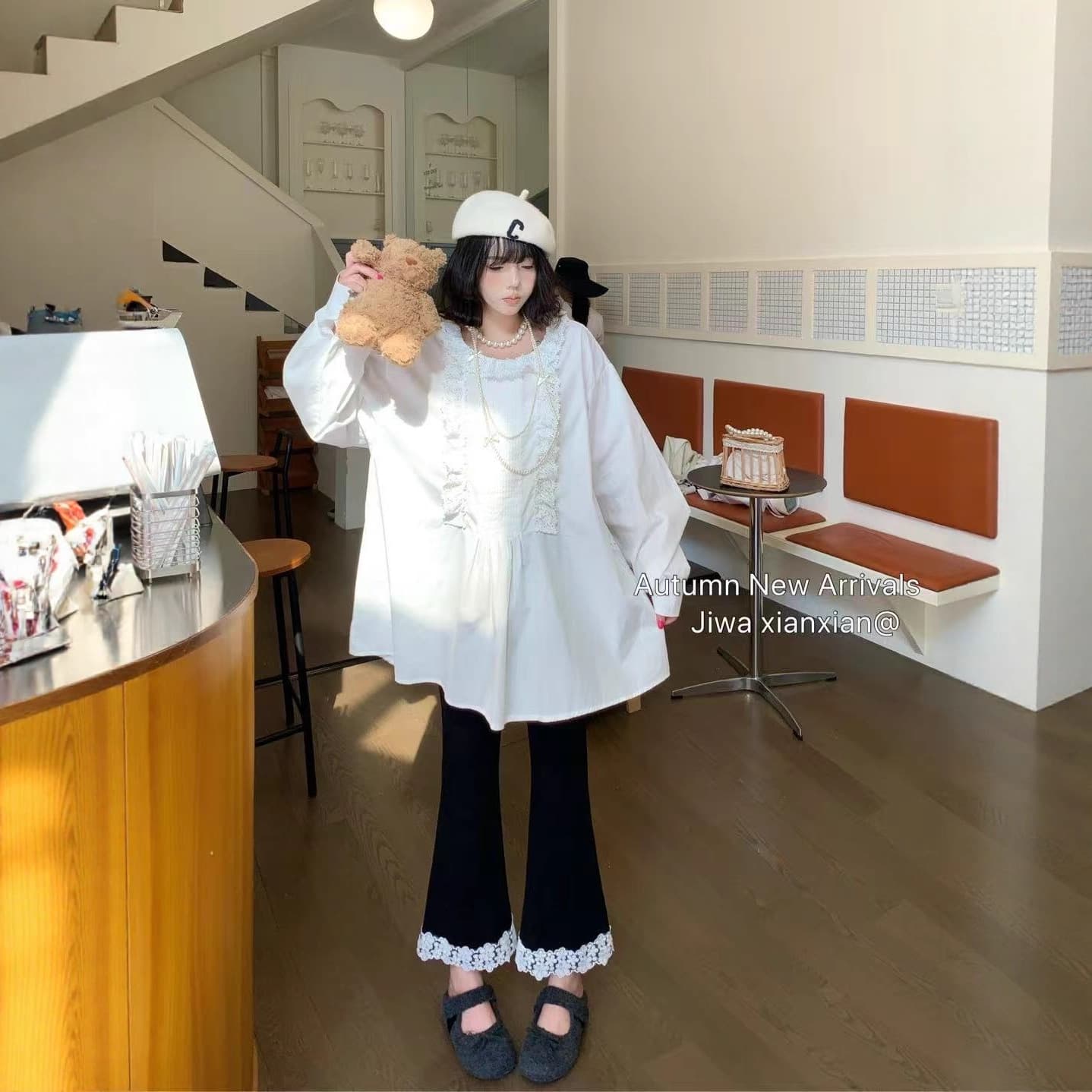 Chiva Xianxian 2025 Autumn New Sweet and Fresh Lace Splicing Lace Collar White Shirt on the Back for Women