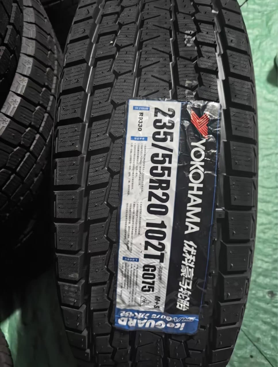 Yokohama winter tires 235/55R20 are compatible with Land Rover Range Rover Discovery 3 and 4 Volkswagen Teramont Yokohama tires.