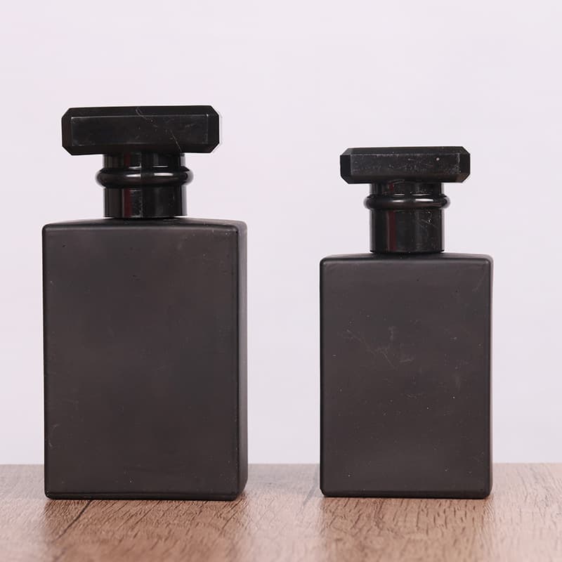 Perfume Bottle Press Plastic Bottle Black with Cap Essence Sub-Bottling Square Press Perfume Spray Bottle