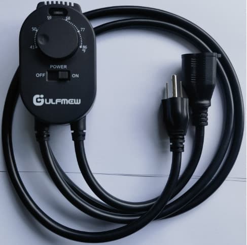 Adjustable temperature control socket