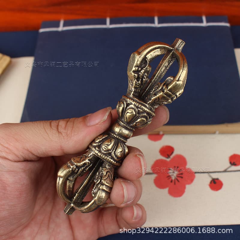 Tibetan esoteric magic weapon, handmade brass five-strand vajra pestle ornaments, old crafts, Nepali magic weapon