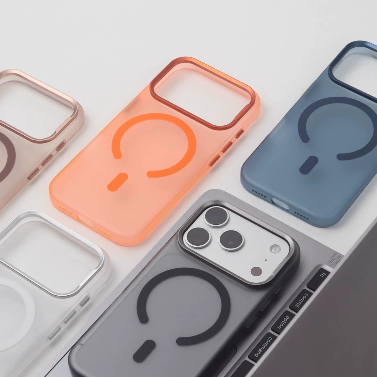 Suitable for iPhone17promax skin-sensitive magnetic phone case Apple 16 ice fog frosted metal frame protective cover