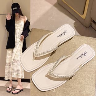 Toe-separator slippers for women, summer outdoor fashion 2025 new flat toe-clip internet-famous slippers sandals beach shoes