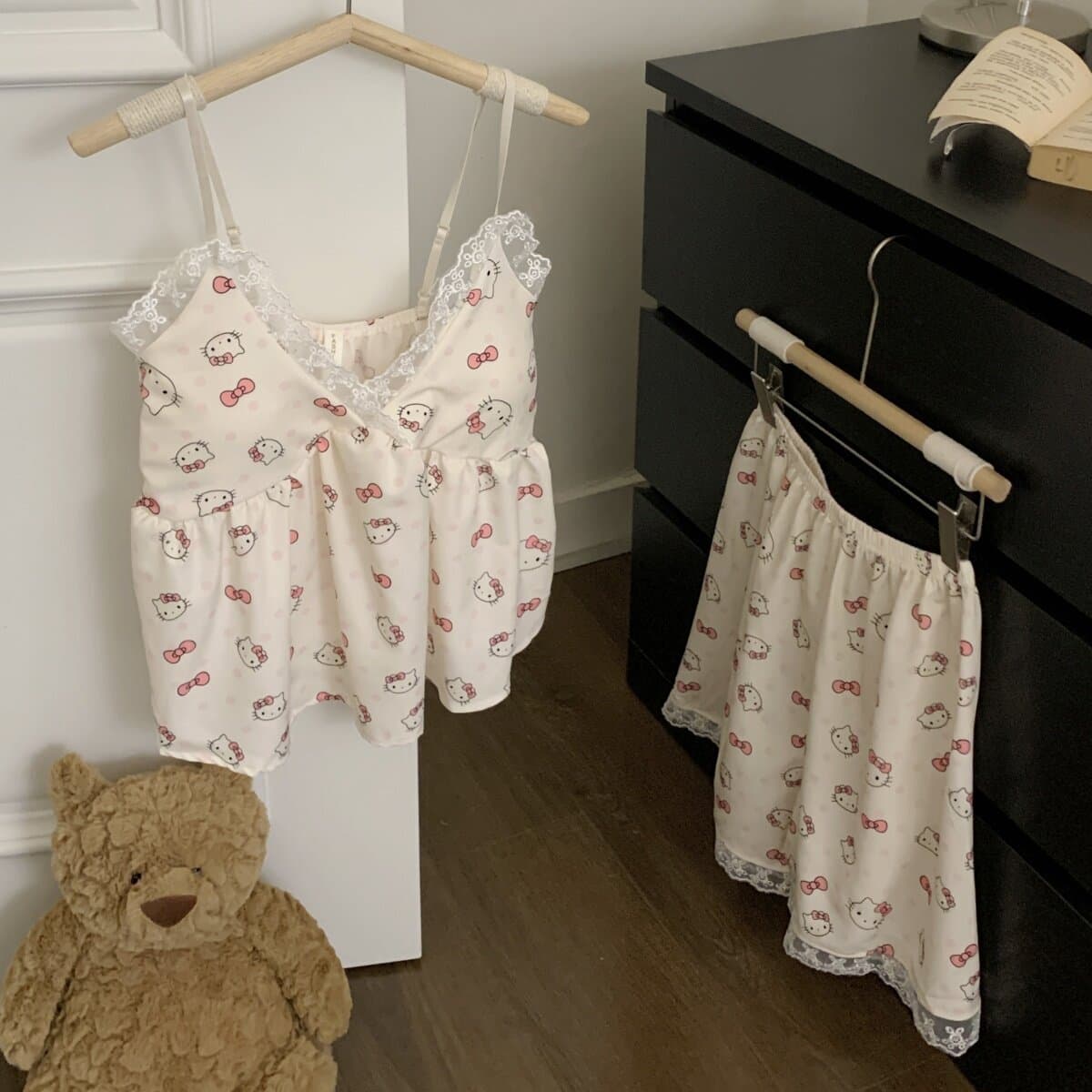 Women's Camisole Pajama Set 2025 Summer Cartoon Shorts Cute Bubble Crepe Loungewear Set Crayon Shin-chan New Summer