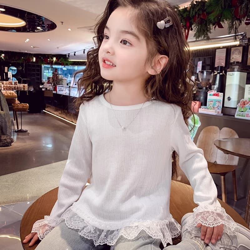 Girls' lace long-sleeved T-shirt 2025 spring and autumn new style children's lace bottoming shirt layered T-shirt round neck top