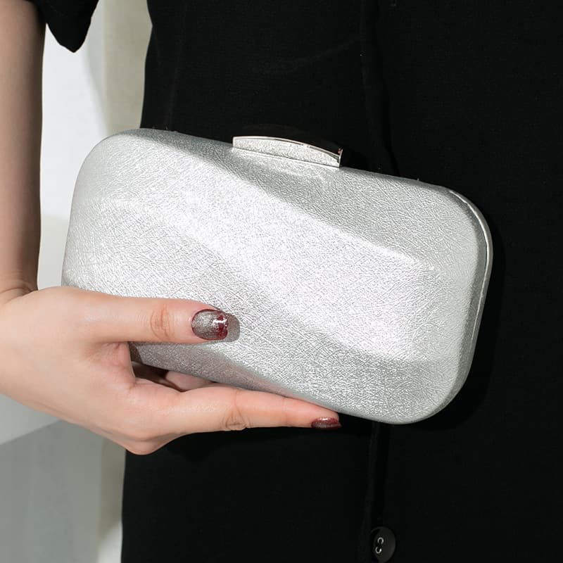 Cross-border European and American premium texture women's PU embossed PU clutch bag fashion minimalist square box shaped hard case chain women's bag