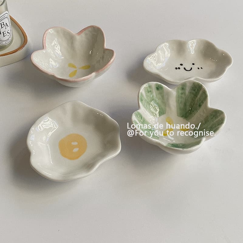 Irregular Hand-Pinched Ceramic Sauce Dish Cloud Flower Vinegar Dish Small Dish Seasoning Dish Flavor Dish Dim Sum Plate
