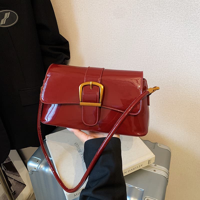 Commuting retro Maillard brown small bag for women 2026 new autumn and winter single shoulder crossbody armpit bag baguette bag