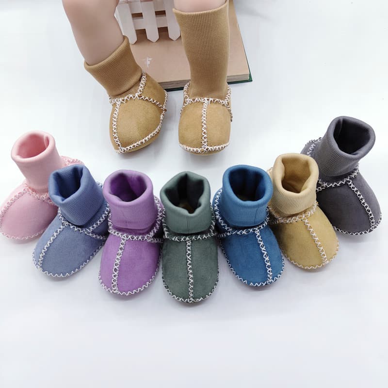 New Autumn/Winter Children's Floor Socks, Baby Soft-Soled Learning Shoes with Fleece, Non-Slip Infant Sock Shoes in Solid Colors
