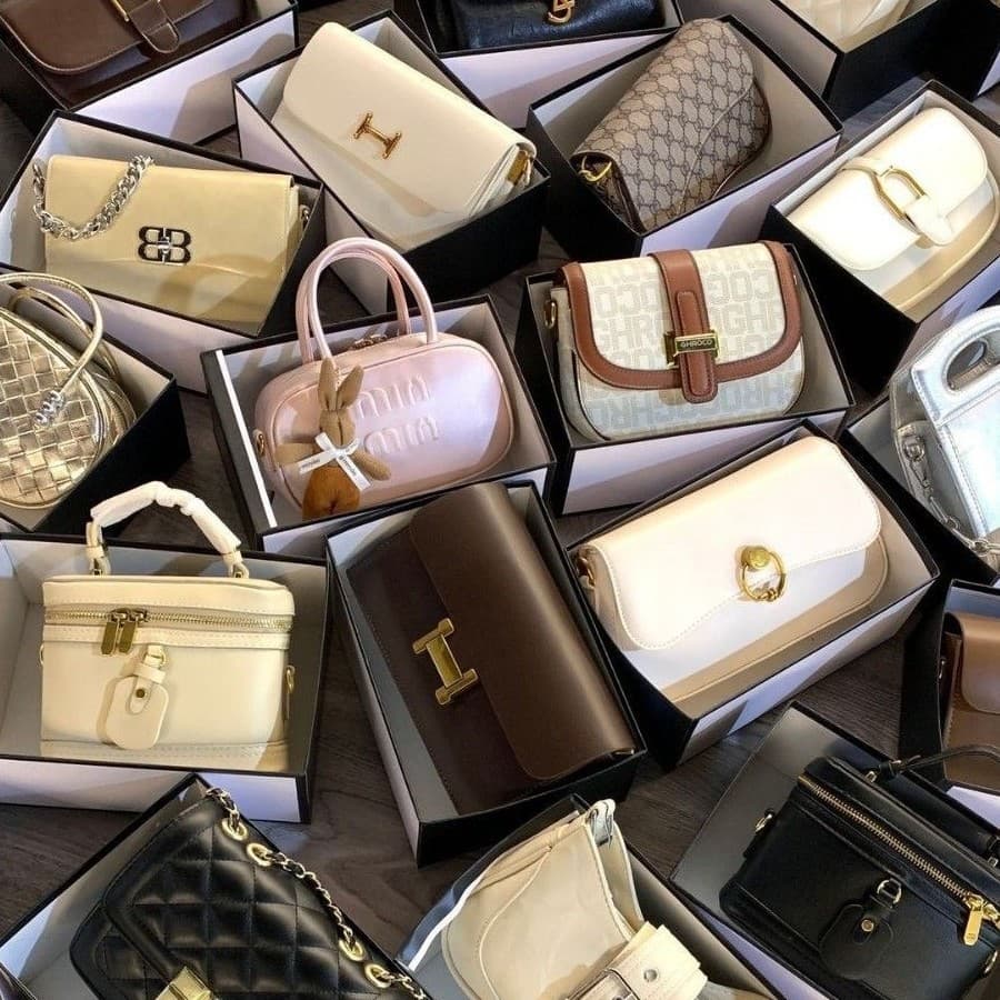 Wholesale women's handbags, factory surplus stock for export