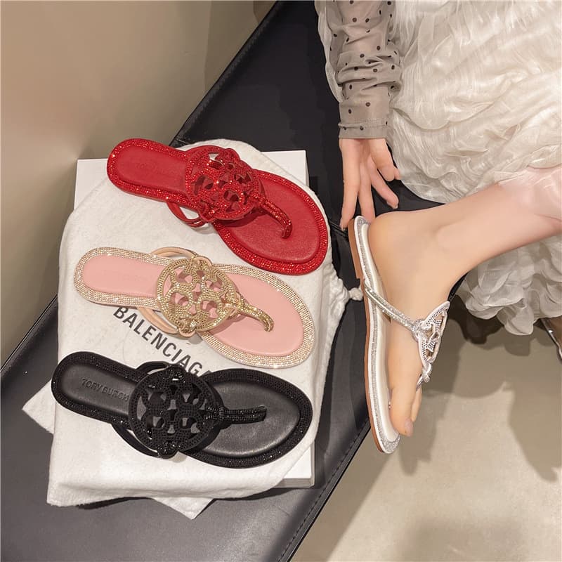 TB Flat Bottom Rhinestone Sandals Women Ins Viral European American Fashion Rhinestone Rivet Toe Separator Flip Flops Slippers