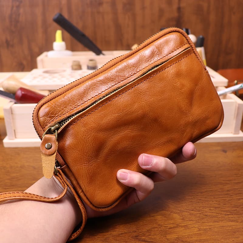 2026 Distressed First Layer Cowhide Clutch Women's Retro Simple Large Capacity Mobile Phone Bag Street Trend