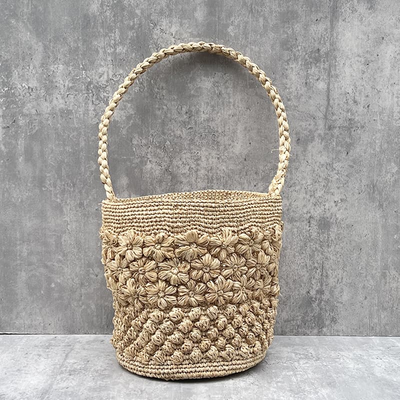 2025 New French Raffia Handwoven Bag Women Handbag Shoulder Bag Bucket Bag Stylish Vacation Straw Bag