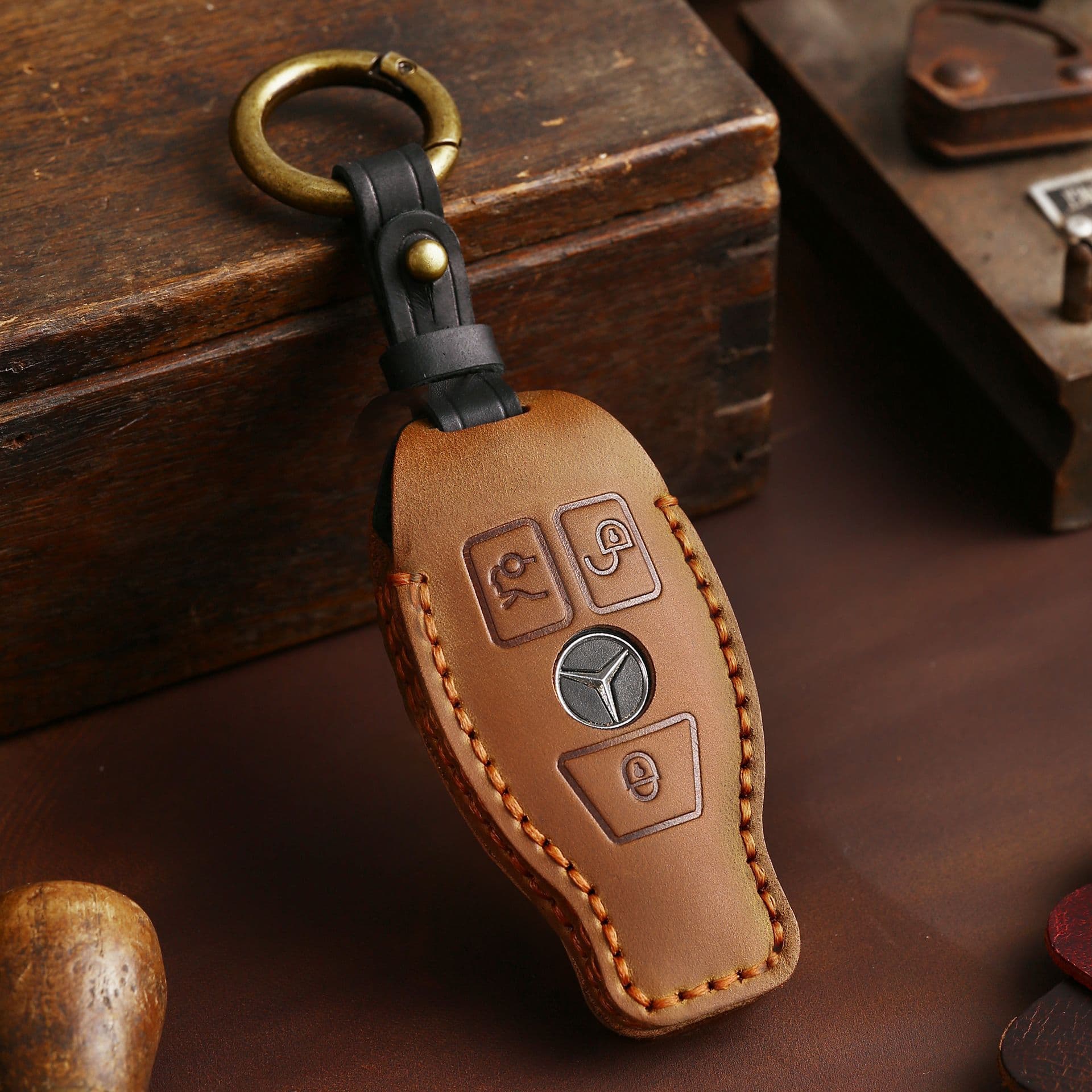 High-End Leather Key Cover for Old Mercedes-Benz GLK E-Class C-Class R350 Protective Shell with Buckle Vintage Style