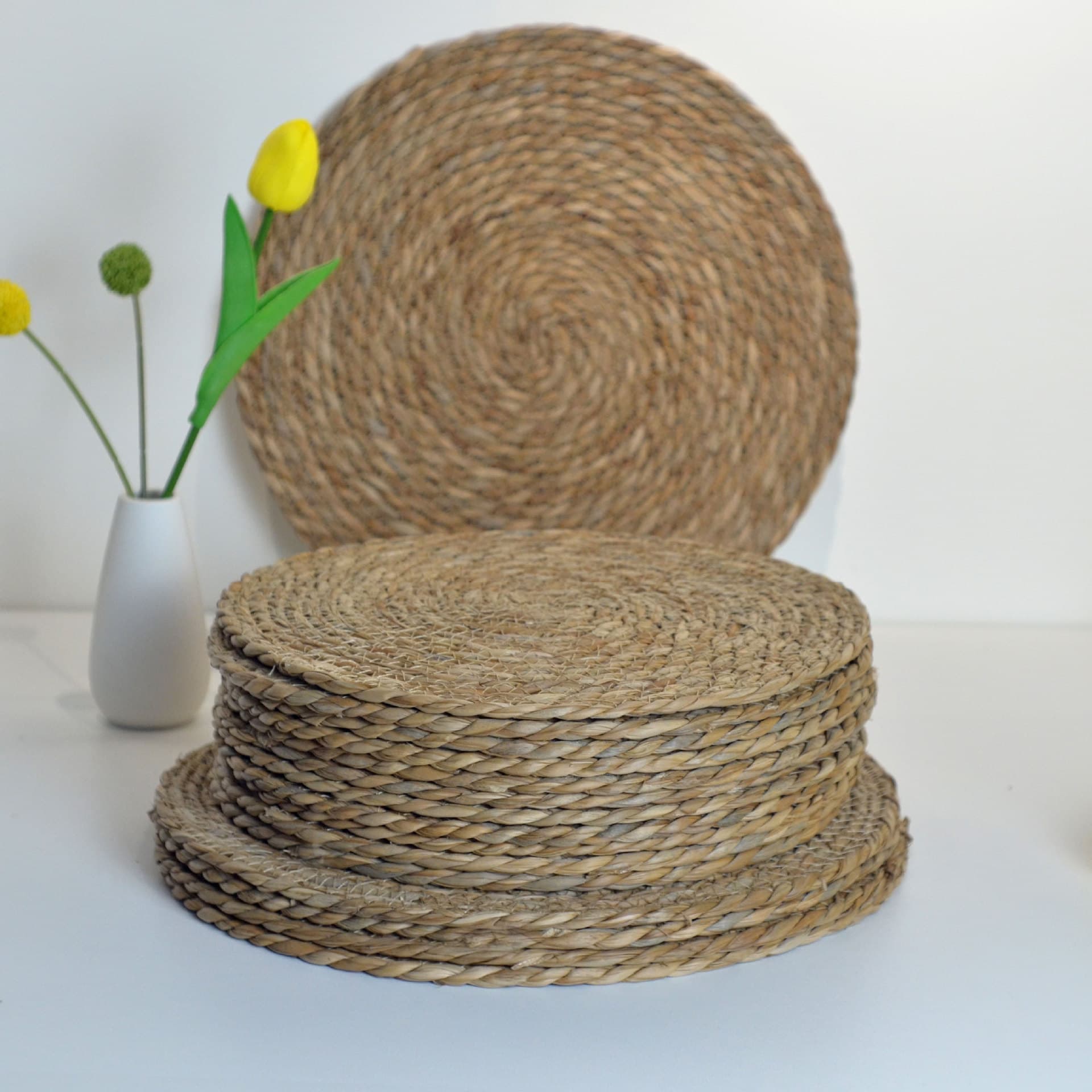 Christmas Special Offer: Straw Placemats, Heat Insulation Mats, Woven Placemats, Handmade Cattail Heat Insulation Mats, Woven Pot Holders, Coasters