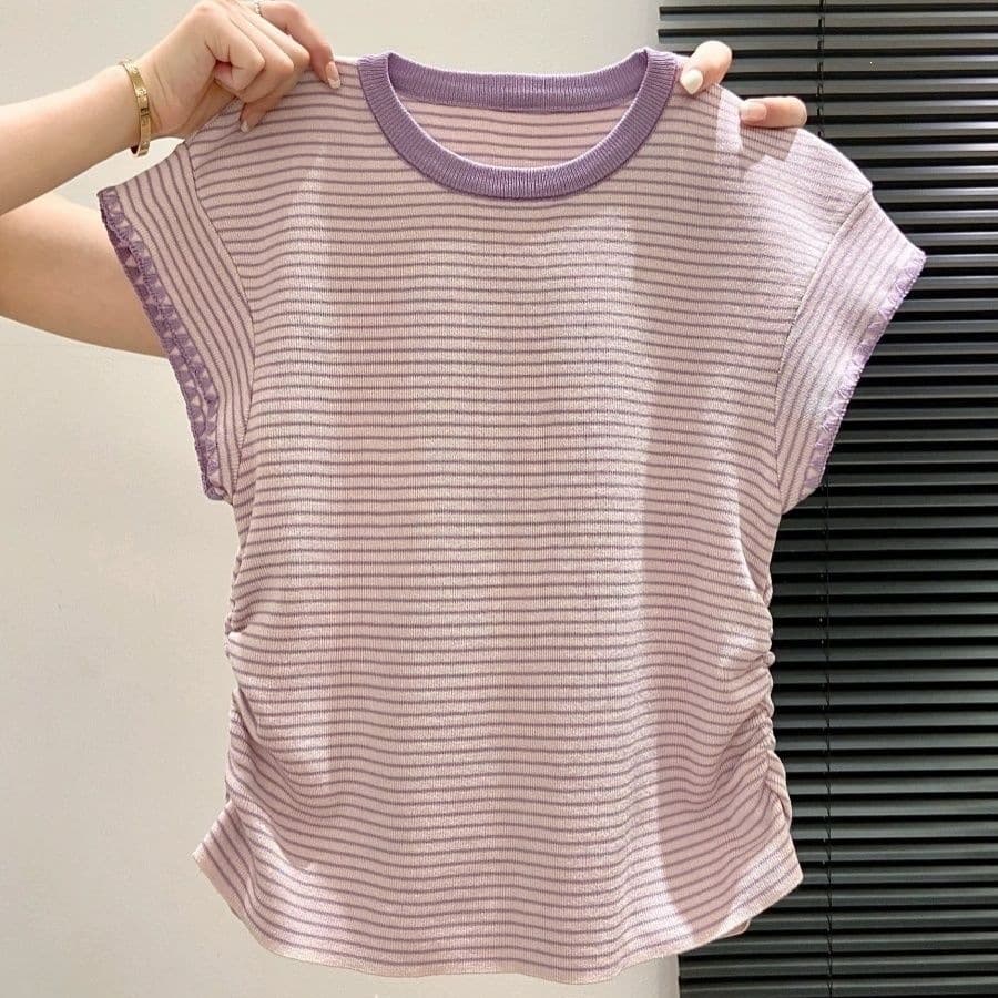 American retro striped short-sleeved T-shirt for middle-aged and older girls 2026 summer new style unique and chic small flying sleeve top trendy
