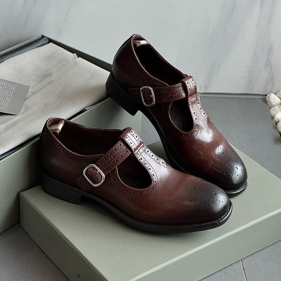 Vintage British T-Strap Mary Jane Shoes, Round Toe Comfortable Genuine Leather Brogue Carved Leather Shoes