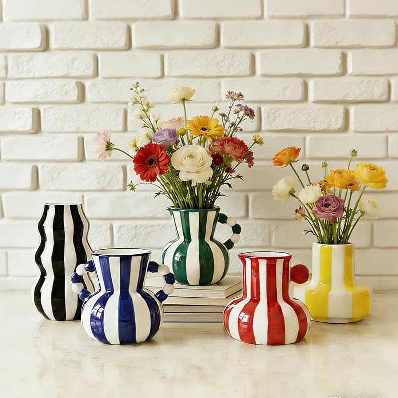 Ceramic vase, high-end decorative piece, Nordic style vase, minimalist table decoration, light luxury hydroponic flower vase