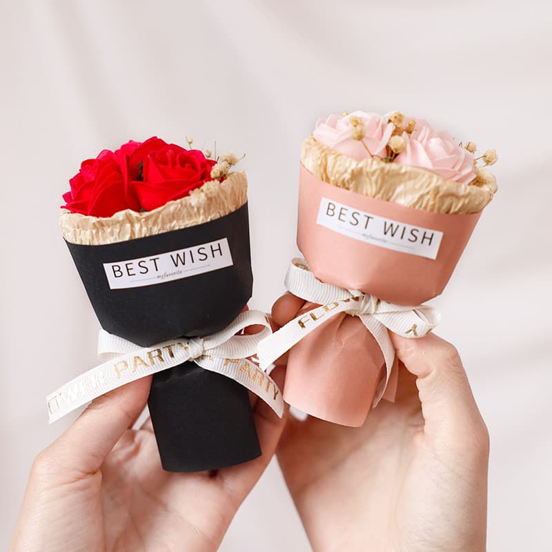 Miniature rose pocket bouquet, Christmas gift for girlfriend, dried baby's breath, wholesale gift.