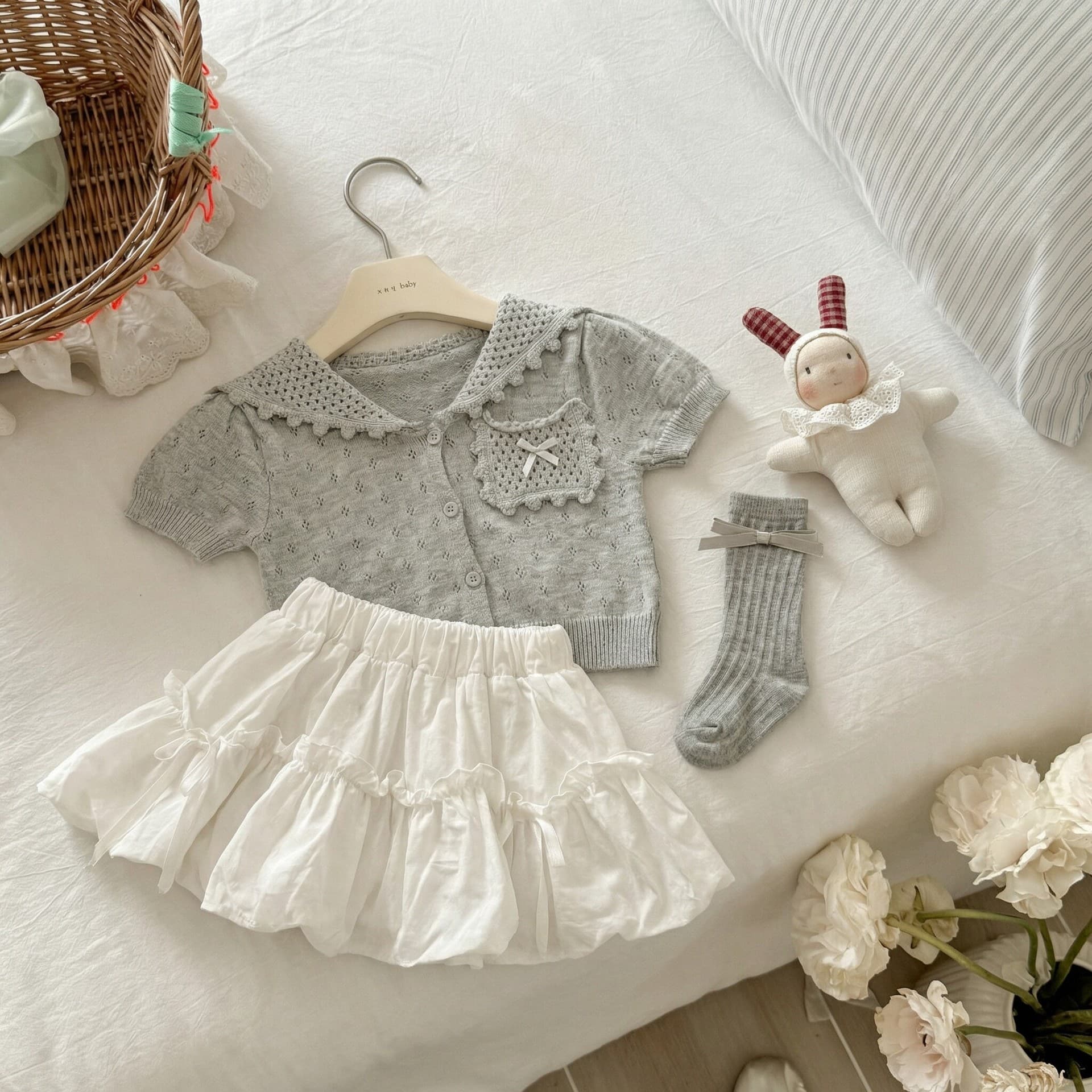 Girls summer suit baby girl 2026 miu knitted hollow short-sleeved top ballet style bud skirt