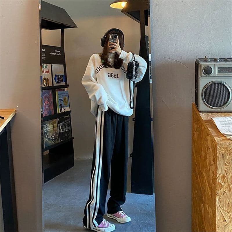 Striped Casual Pants for Plus Size Women, Straight-Leg Loose Floor-Length Pants, Large Size Boyfriend Style Versatile Trousers That Cover the Crotch and Look Slim and Trendy