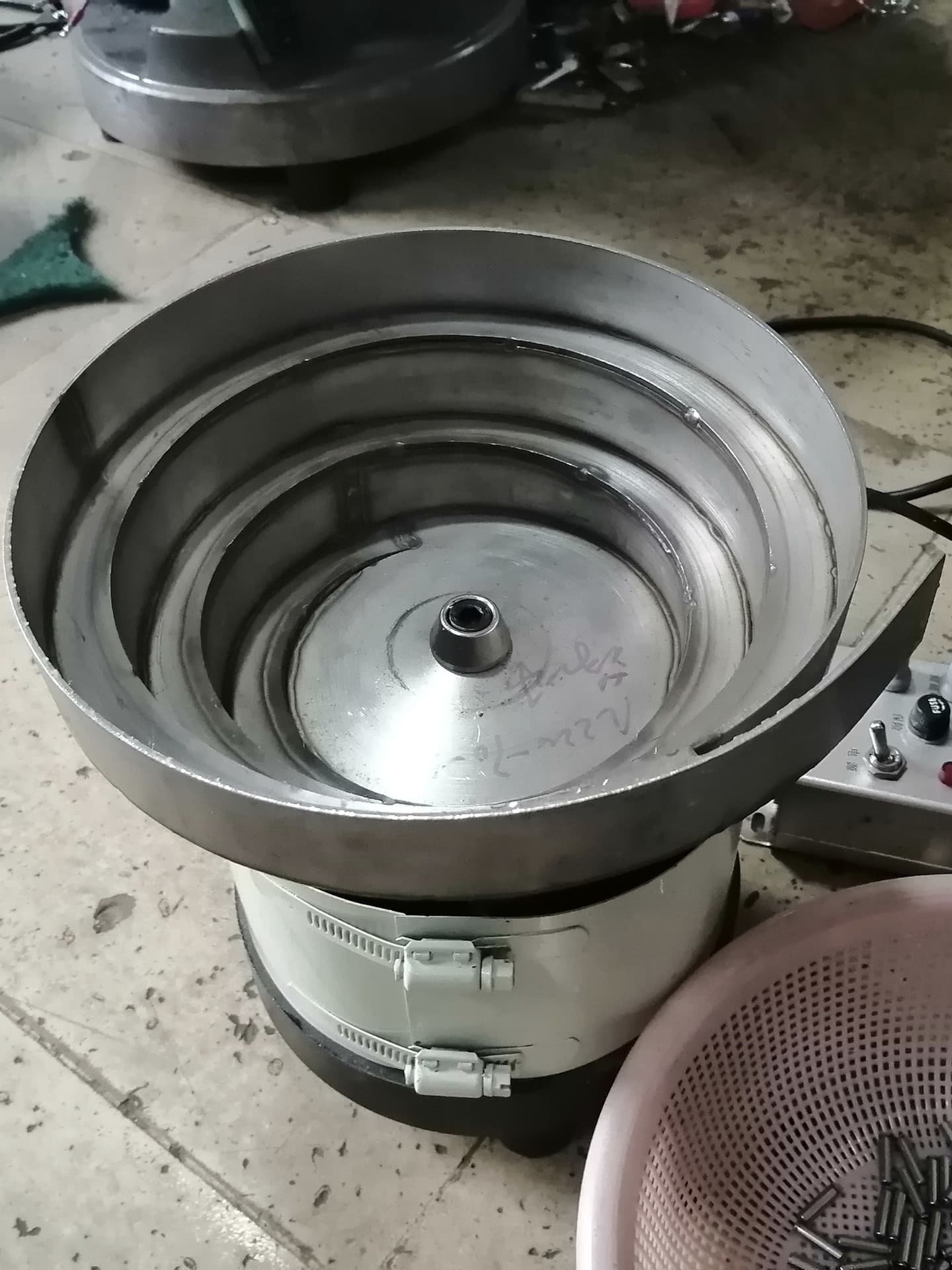 Vibration Bowl Feeder, Automatic Loading Machine with Small Body, Pure Copper Coil Motor, Circular Vibration Base and Chassis