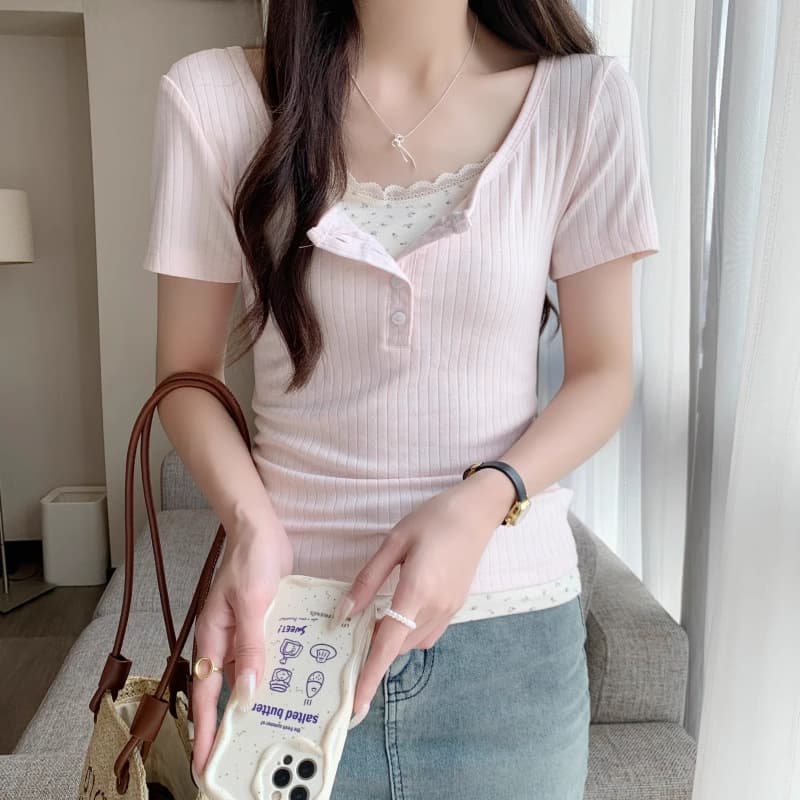 Faux Layered Floral Lace Top for Women Summer Design Short-Sleeve T-Shirt Stylish Fitted Cropped Blouse