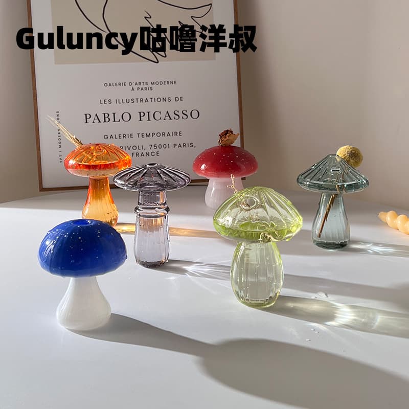 Decorative Pet Gardening Flower Vase - A Unique Blend Elegance Functionality