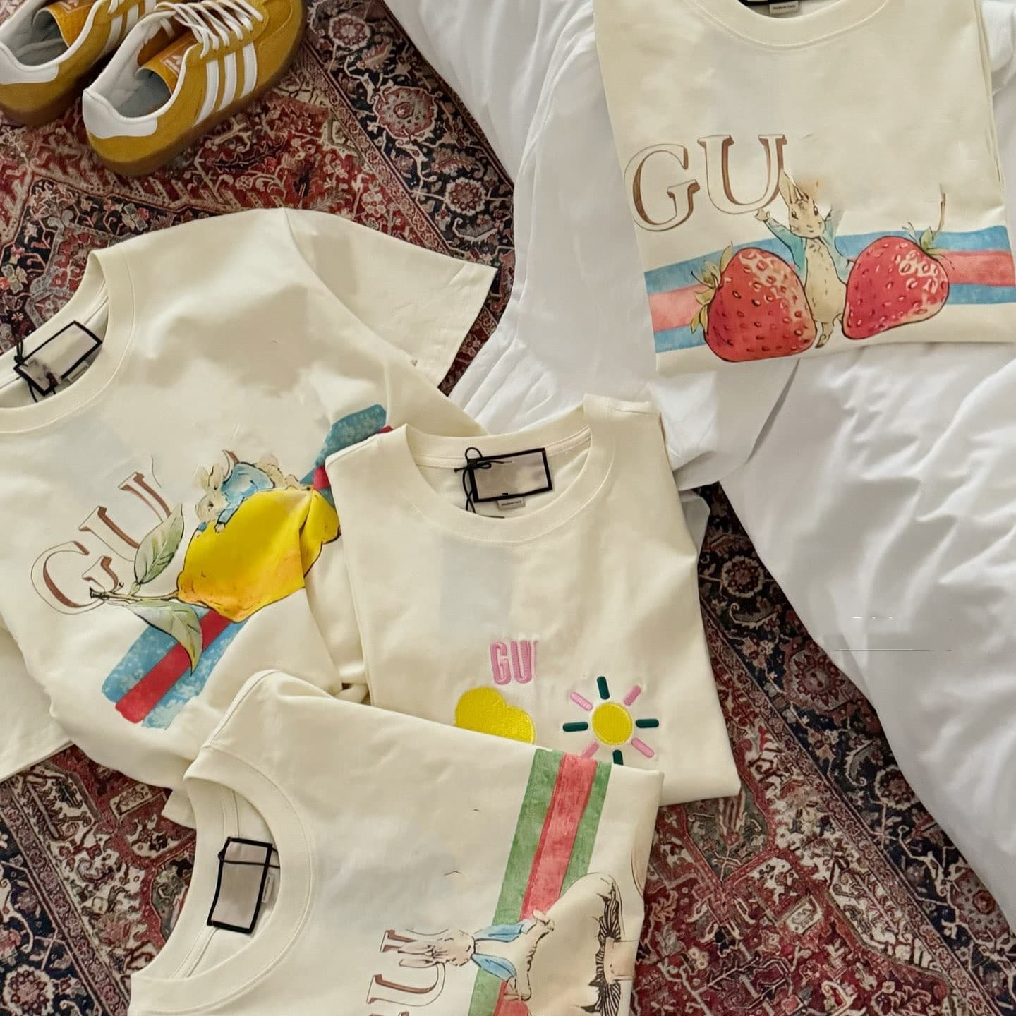 Trendy GU Collaboration New Peter Rabbit Strawberry Mushroom Print Short Sleeve T-Shirt Unisex Factory Direct