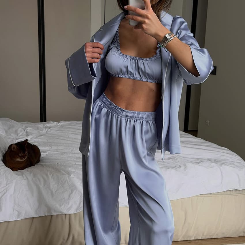 2026 European and American ice silk satin pajamas for women, autumn and winter comfortable and skin-friendly long-sleeved underwear, trousers, home wear three-piece set