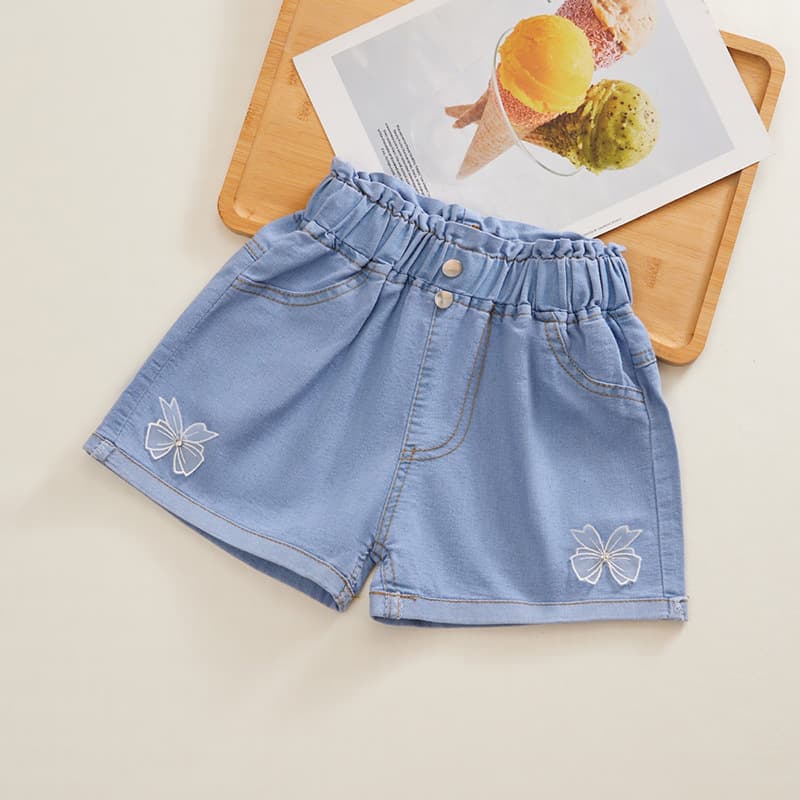 Girls' Denim Shorts Summer 2026 New Style Outerwear Baby Girl Summer Thin Fabric Medium and Large Children Shorts