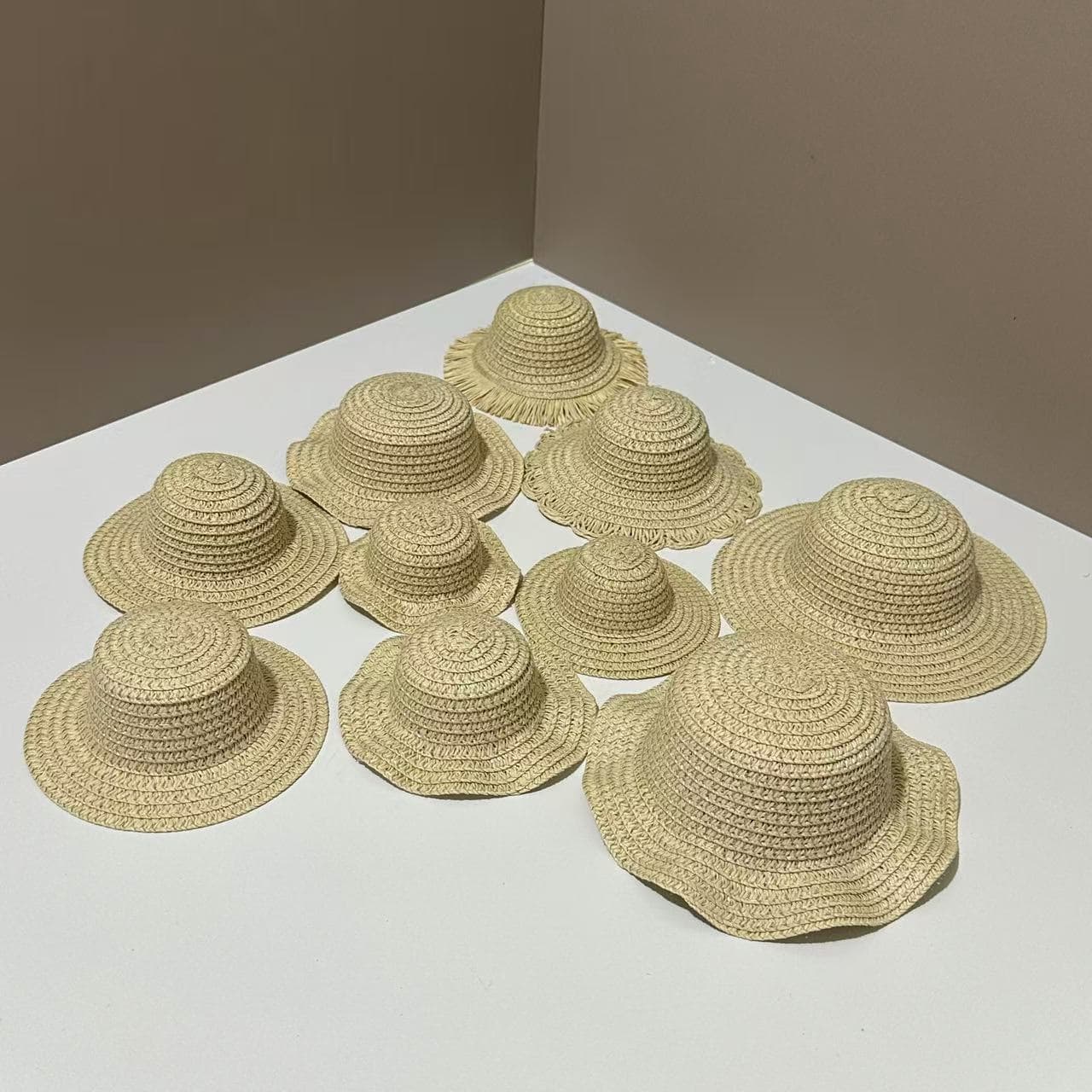 Cross-Border Hot-Selling Cat and Dog Straw Hats, Small Chanel-Style Mini Hats, Cotton Doll Straw Hats, Toy Hats, Small Straw Hats