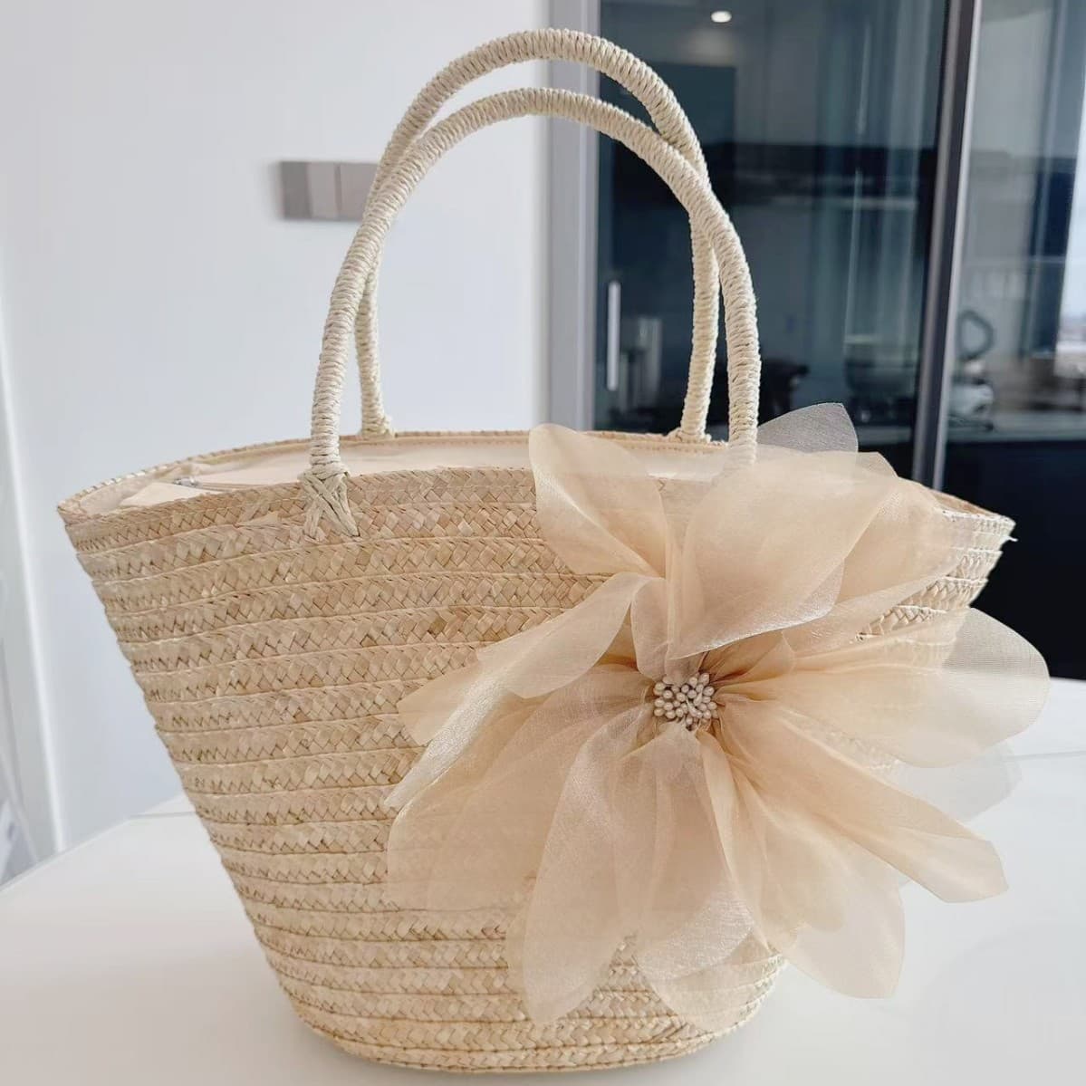 Factory direct sales Korean style yarn flower straw woven bag pastoral silk large flower woven bag fashionable women's bag beach bag