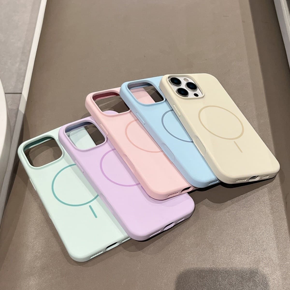 Suitable for Apple 17 mobile phone case titanium gray large hole iphone17promax fine circle magnetic liquid 16pro anti-fall