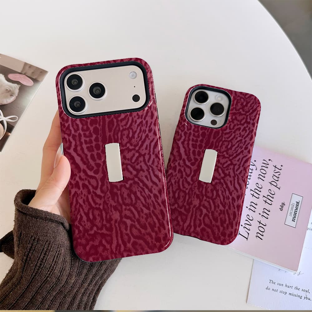 Niche Retro Red Leopard Print Film Case for Apple 17 Pro Max Magnetic 2-in-1 Phone Case with Finger Strap Custom