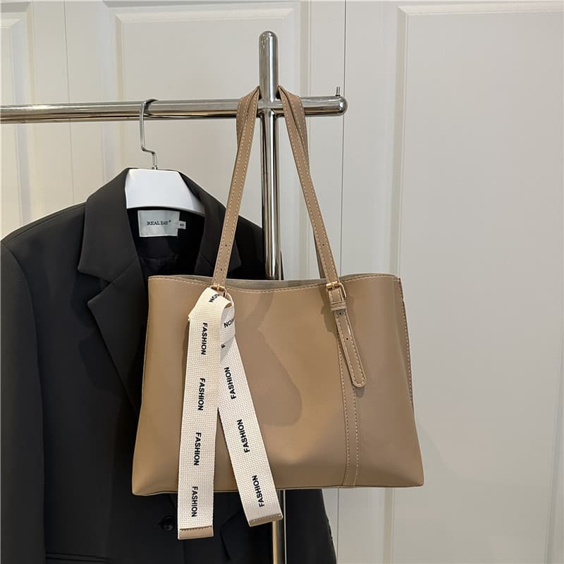 Bags Women's Tote Bag Large Capacity Summer Versatile 2025 New Retro Premium Texture Shoulder Class Commuting Bag