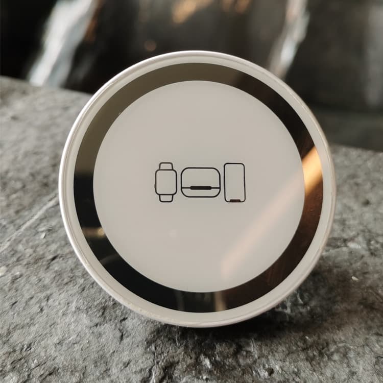 15W QI2.2 Magnetic Wireless Charger Compatible with iPhone 13/14/15/16/17 Magnetic Stand Factory Direct