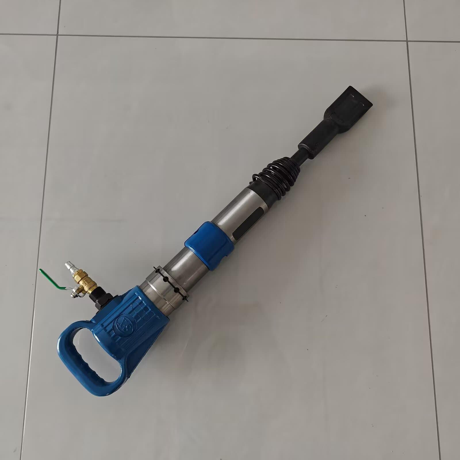 Magic Bar Pneumatic Striking Rod, Automotive Tire Repair Tool, Air Pick, Pneumatic Tire Shovel, Air-Powered Tire Removal Tool