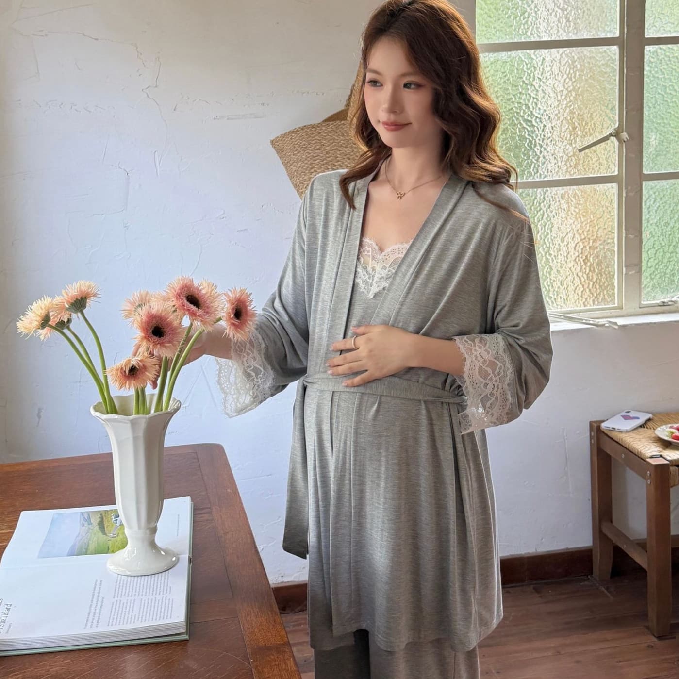 In Stock 6595 Amazon Modal Maternity Sleepwear French Lace Trim Nursing Pajamas with Bra Pads 3-Piece Set