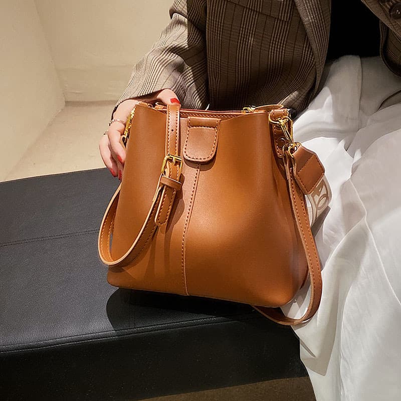 Women's Bag 2024 New Fall/Winter European and American Style Vintage Fashion Simple Large Capacity Double Strap Shoulder Crossbody Bucket Bag